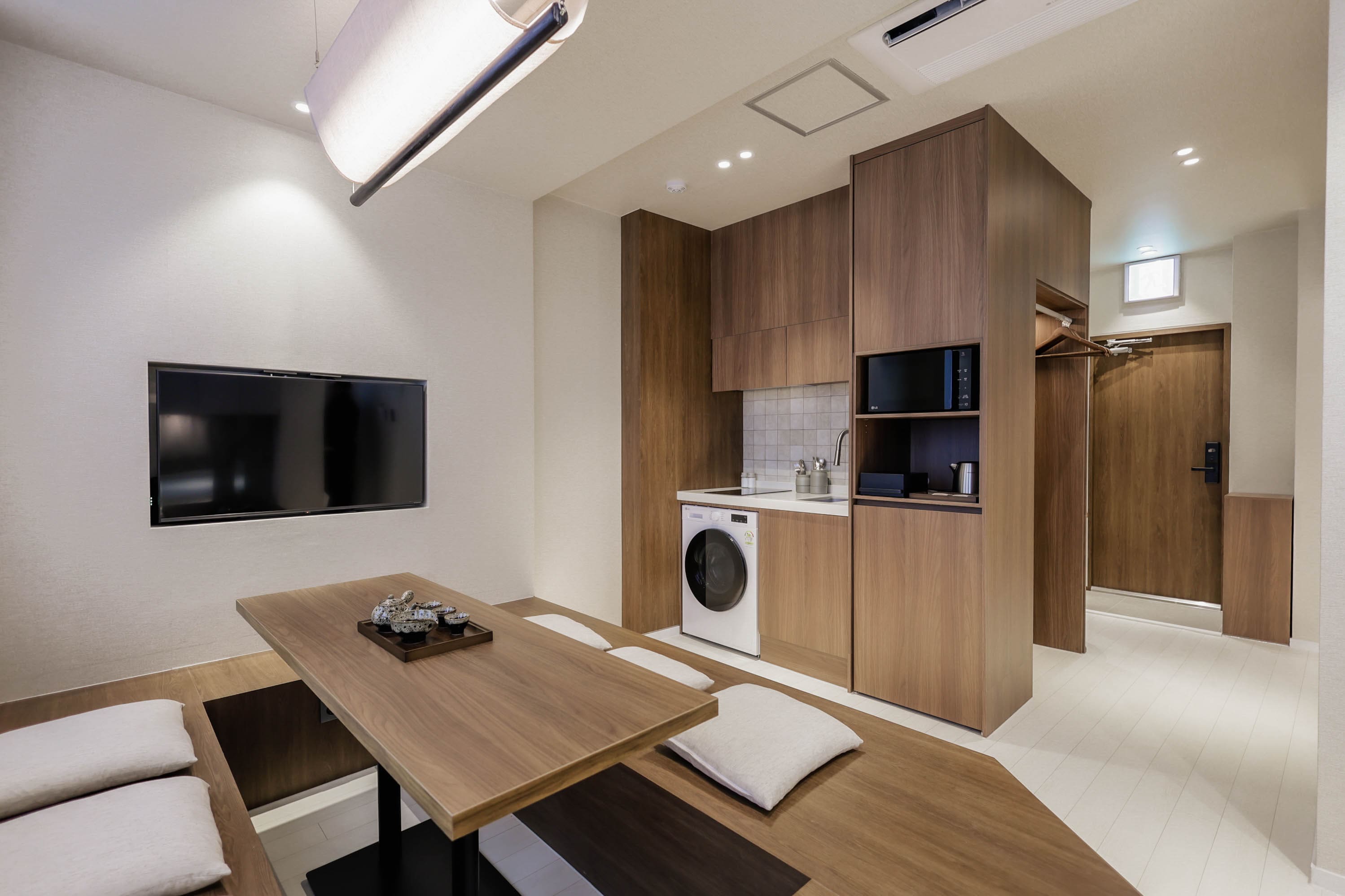 Room B - 4